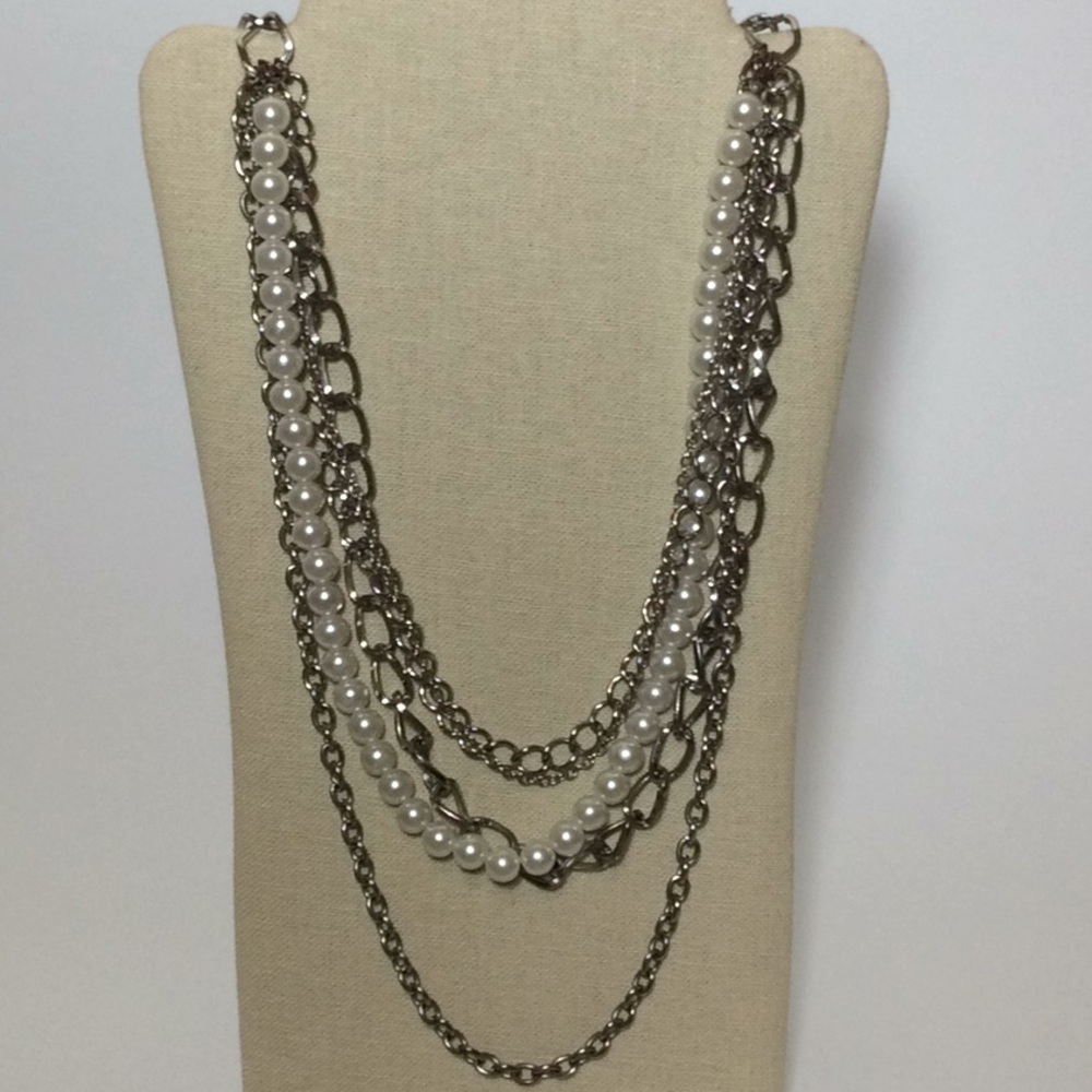 🛍 Silver & Pearl Drop Necklace
